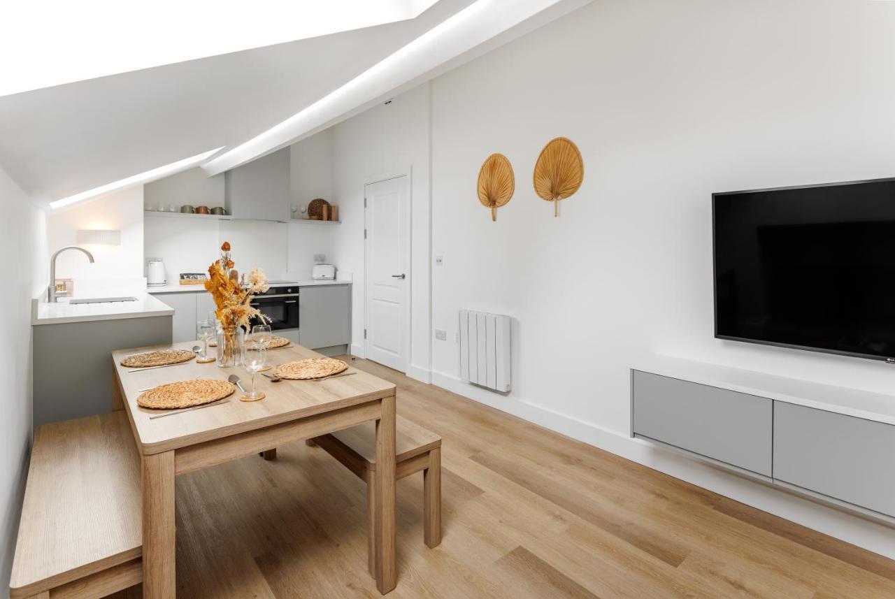 44 Renshaw Apartment